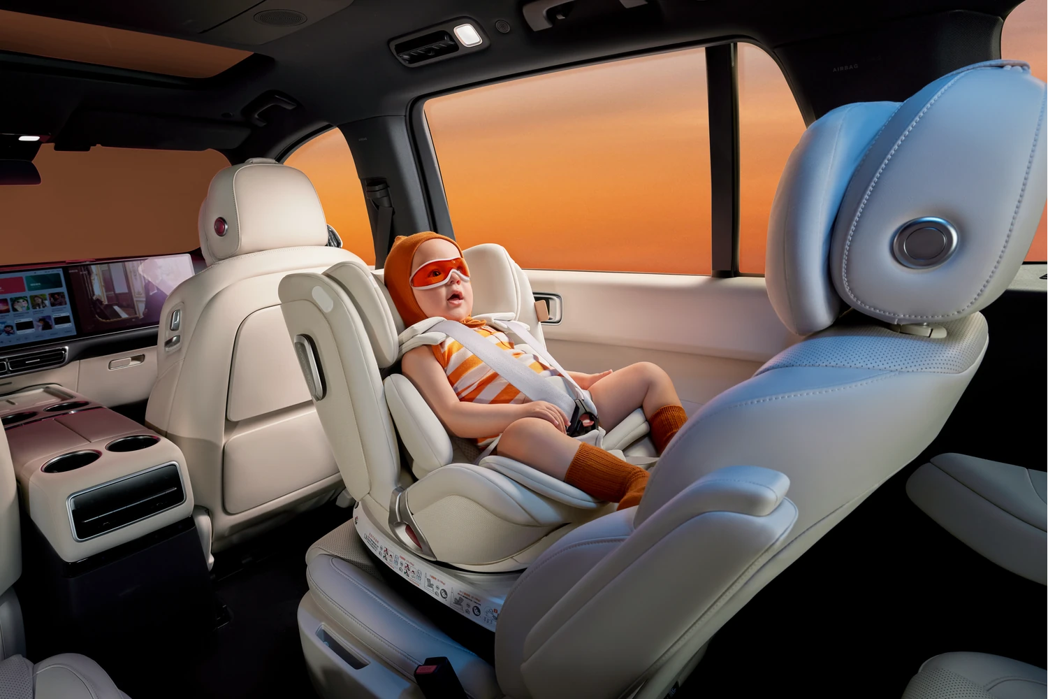 Welldon baby car seat slide image 1